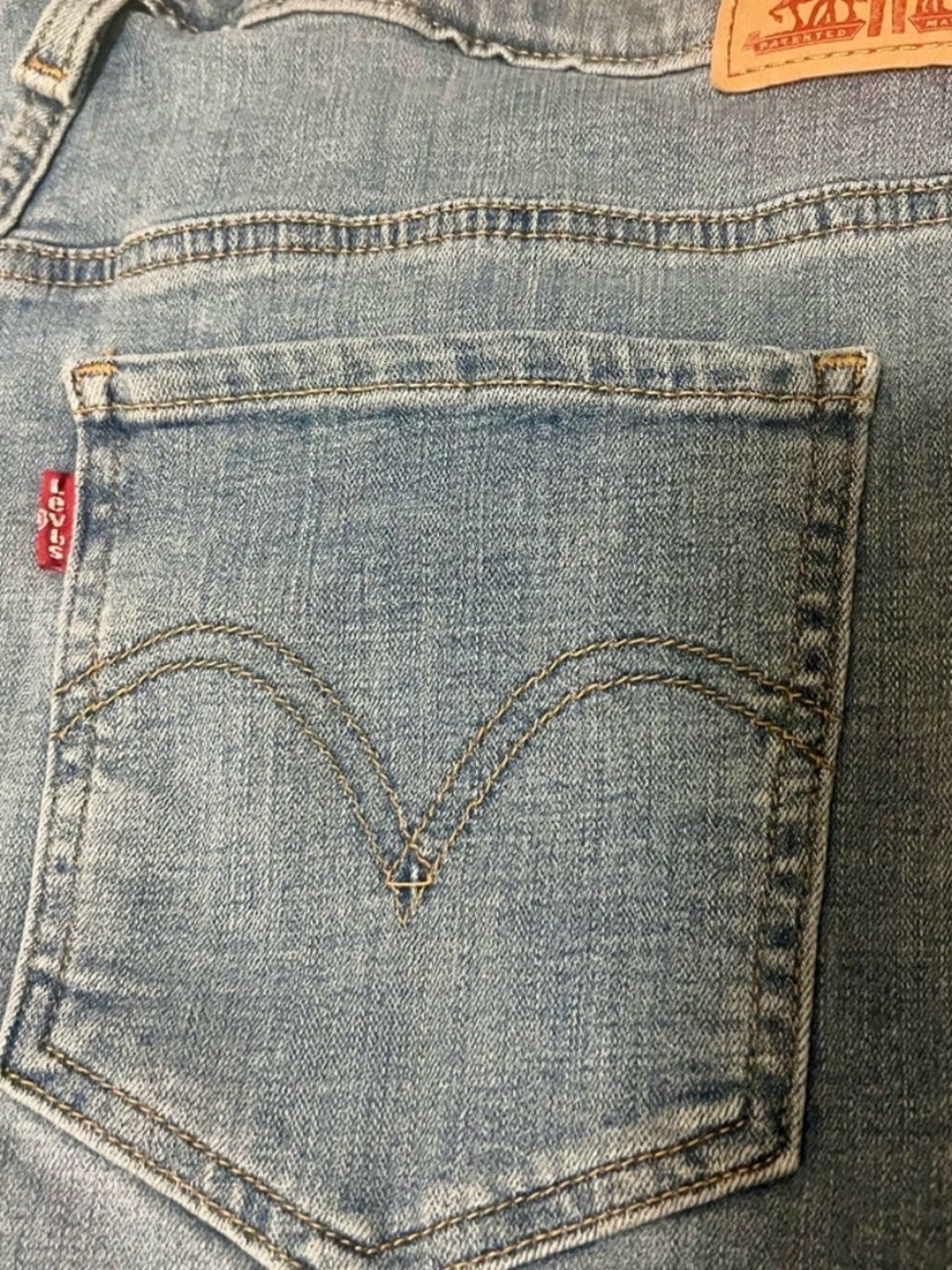 Levi's Women's Light Wash Boyfriend Jeans - Blue - Picture 3 of 7
